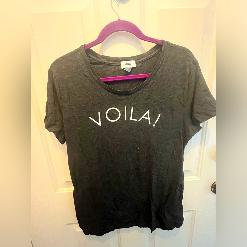 NWT Women’s Old Navy Dark Gray Voila! Graphic T-Shirt, Size Large